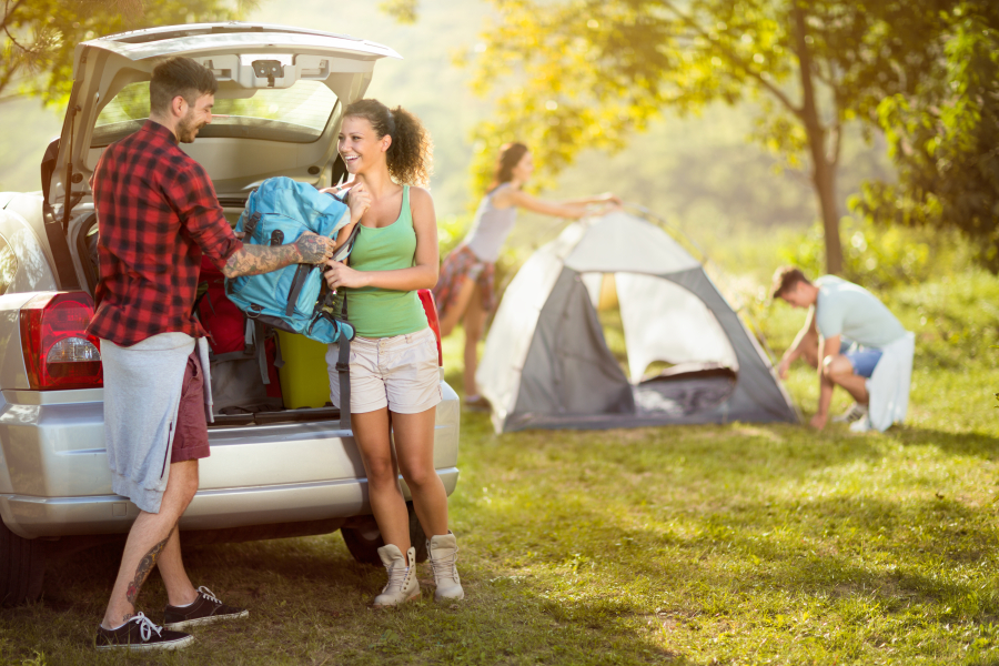 couple dans un camping corse 